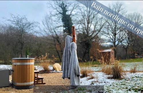 Parmilieu Bed & Breakfast | Bubble in the heart of a clearing with breakfast for 2 people