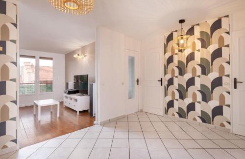 Oullins Apartment | Buissière Apartment - Cozy for 4 people in Oullins