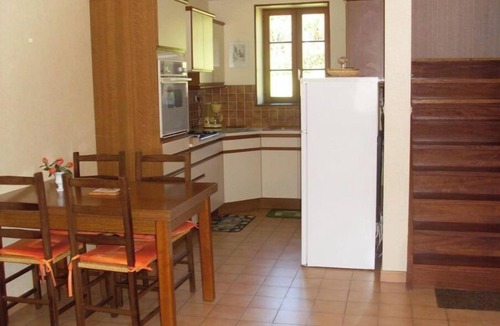 Curtil-sous-Buffieres Cottage | Burgundy farmhouse converted into a gîte in a quiet hamlet