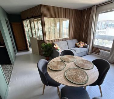 Quartier Vieux Marche-Cathedrale Apartment | Côté Seine