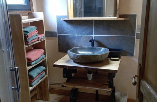 Alligny-en-Morvan Cabin | Cabane Maxi Tiny, Gite et Chambres au Calme en Lisière de Forêt Avec Étang Pêche