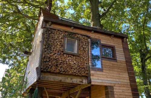 Villebon-sur-Yvette Ski Chalet | Cabane suspendue dans les arbres