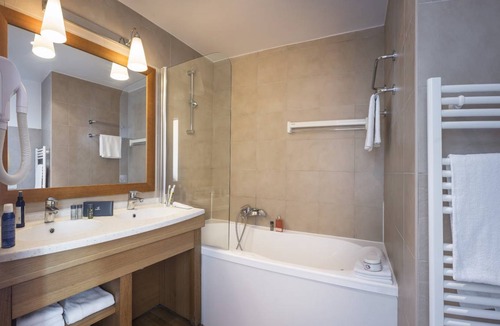Chamouille Cottage | Cabin ∙ 2 bedrooms ∙ 4 guests