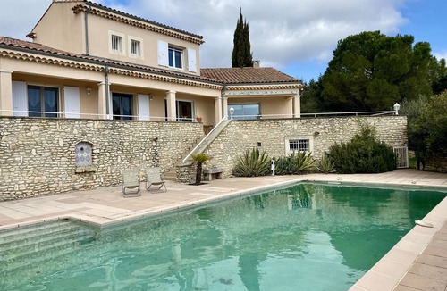 Grignan Apartment | Calm and relaxation with a view of the Château and listed village, L'OLIVIER
