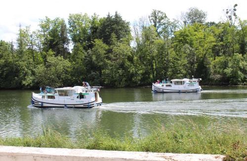 Laroche-Saint-Cydroine Bed & Breakfast | Calme au bord de l'eau