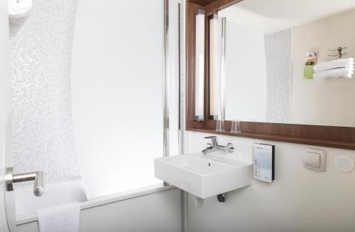 Cergy Hotel | Campanile NATURE - Cergy Saint Christophe