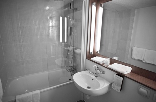 Bobigny Hotel | Campanile Paris Est - Bobigny