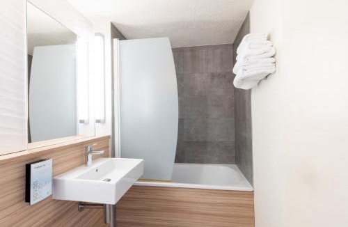 Muire - Haubette Hotel | Campanile Reims Ouest - Tinqueux