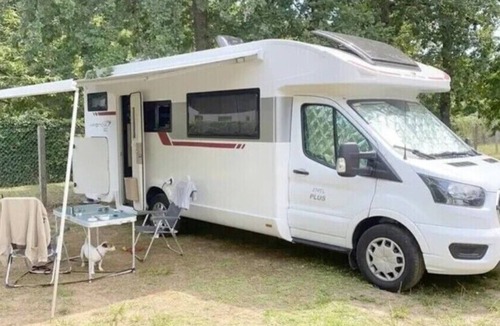 Saint-Fargeau-Ponthierry House | 🌟 Camping-car Luxueux en Bord de Seine - Un Séjour Unique 🌟