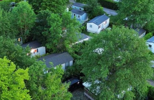 Angicourt House | Camping 2 étoiles - ccbabia