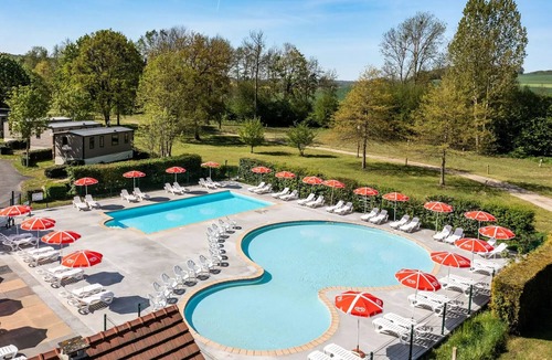 Crecy-la-Chapelle House | Camping Country Park Crécy La Chapelle * - Crecy la Chapelle: STAR 3 Bedrooms - 1 Bathroom - 1 TV - WITH AIR CONDITIONER 6 people