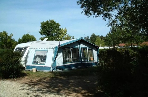 Cormoranche-sur-Saone House | Camping du Lac* - Lodge Tent 3 Rooms 4 People Without sanitary facilities