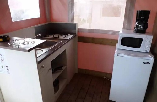 Verteillac House | Camping Le Pontis* - 3 room 4 person African tent