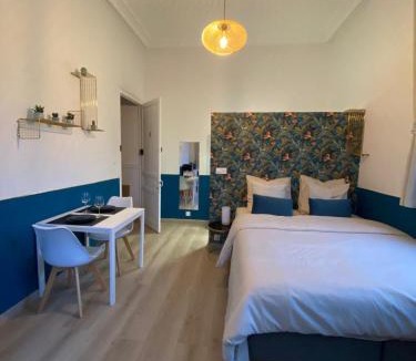 Roubaix Apartment | Capstay Roubaix Lille private shower & Netflix