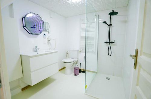 Roubaix Apartment | Capsule Espace-Jacuzzi-Cinema-Nintendo switch