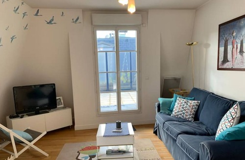 Saint-Cyr-l'Ecole Apartment | CARINA T2 apartment close to all amenities.