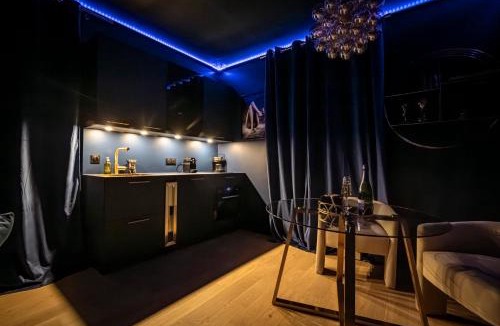 Quincy-Voisins Apartment | Casa Love - Love Room
