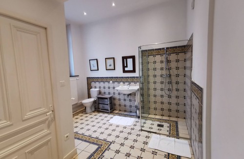 Nielles-les-Blequin Other | Castle and outbuildings, 19 bedrooms, 11 bathrooms, sleeps 35