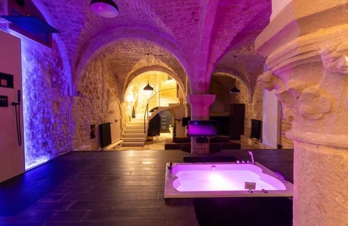 Auxerre Apartment | Cave et Spa Privatif by Xela