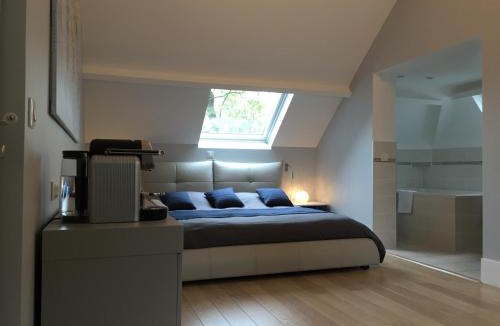 Trie-Chateau Bed & Breakfast | Château de la Folie