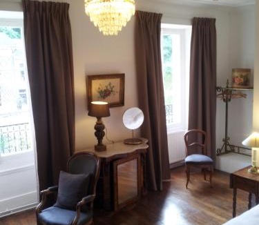 Saint-Cyr-en-Arthies Hotel | Château De La Bûcherie