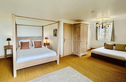 Trouville-sur-Mer Other | Château et SPA vue mer 20 à 40 Pers
