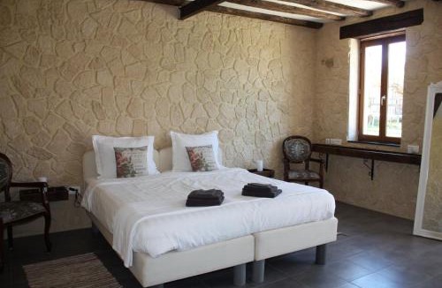 Fours Bed & Breakfast | Château Latour