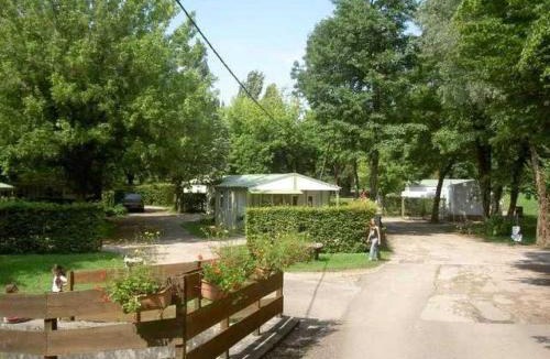 Lons-le-Saunier Other | Chalet 4 étoiles - Piscine - efa00d