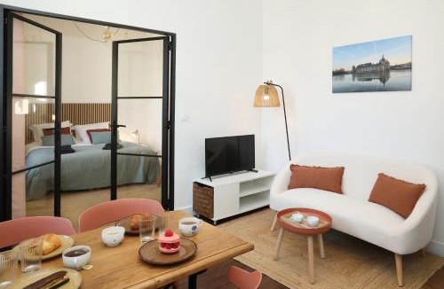 Chantilly Apartment | Chalet Aux Oiseaux - by La Boite en Plus