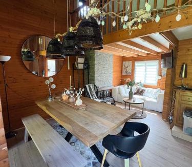 Authuille Ski Chalet | Chalet convivial avec vue sur la rivière - 62 m²