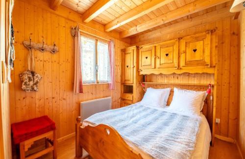 Saint-Laurent-en-Grandvaux House | Chalet L’Embellie - Chalet avec piscine partagée