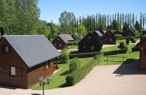 Auquainville House | chalet-gîte 4 pers. Normandy Heated swimming pool from mid-May to September