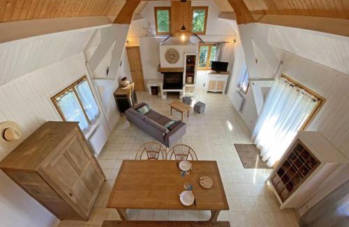 Chaumont House | Chalet tout confort en lisière de forêt avec cheminée, terrasse et accès direct à un étang de pêche - FR-1-497-213