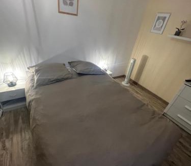 Glos Bed & Breakfast | Chambre chez thomas