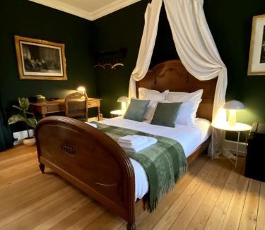 Quesnoy-le-Montant House | Chambre d'hôtes Lou - Château Le Bas Bleu