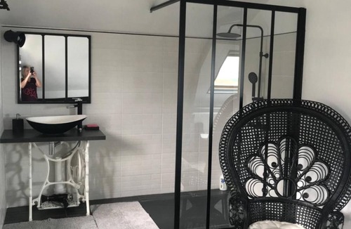 Nurlu House | Chambre d'hôtes Coquelicot