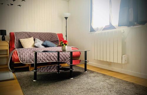Gland House | Chambre en rez de jardin