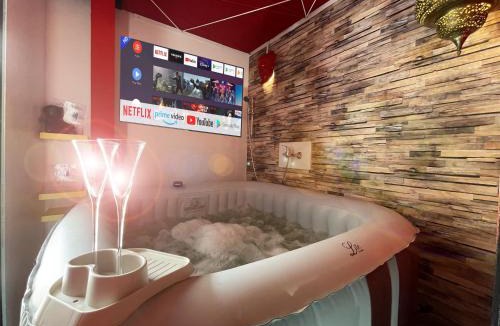 Marolles-en-Hurepoix House | Chambre & Lounge Privé Jacuzzi