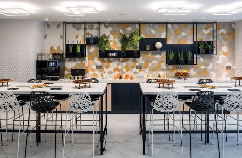 Le Mesnil-Amelot Apartment | Chambre moderne | À 4km de CDG + navette gratuite