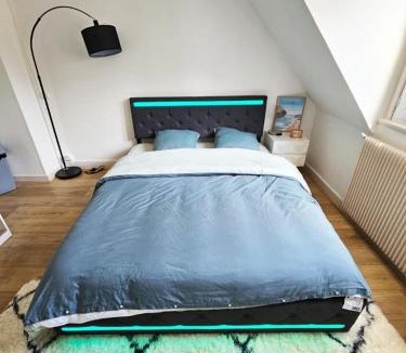 Le Portel Apartment | Chambre privée à 50 m de la plage- Parking privé, salle de bain et cuisine commune