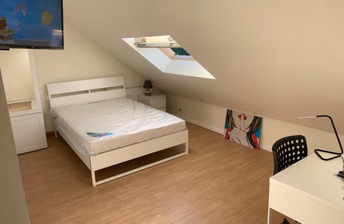 Roubaix Bed & Breakfast | Chambre Privée wifi Ubs Netflix