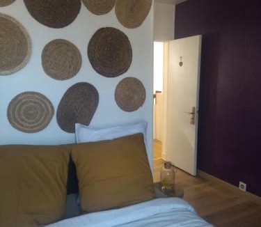 Stains House | Chambre Sahara