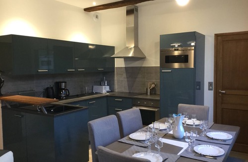 Courcelles-sous-Moyencourt Cottage | Character house within the castle grounds with discovery of llamas