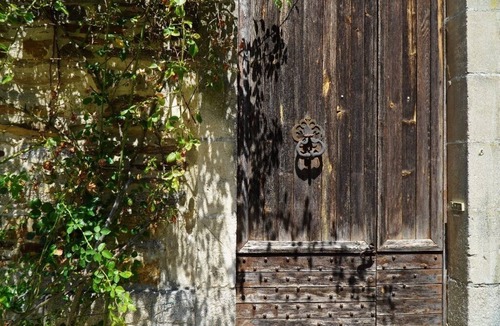 Saint-Yrieix-la-Perche Apartment | Characterful Studio in heart of Medieval Saint-Yrieix-la-Perche