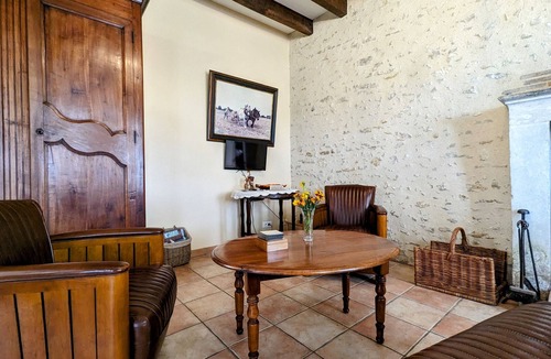 Saulnay Cottage | Charm House with Private Pond in the Heart of Berry