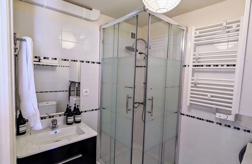 Meaux Apartment | Charmant Appartement Rétro Proche de Disneyland Paris