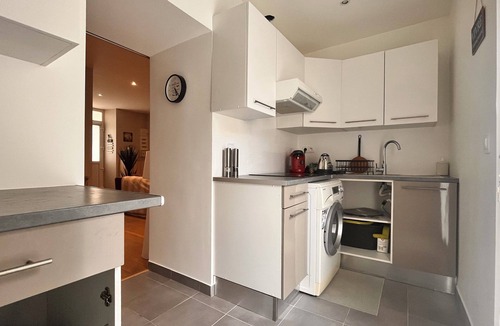 Thorigny-sur-Marne Apartment | Charmant appartement romantique avec Jacuzzi proche de Disney