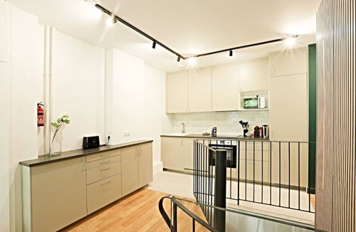 Quartier Saint-Ambroise Condo | Charmant appartement 8 personnes