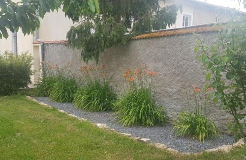 Toul House | Charmant gîte de 160 m² dans une ferme près de Toul, à 30 min de Nancy, avec terrasse et jardin privé - FR-1-584-65