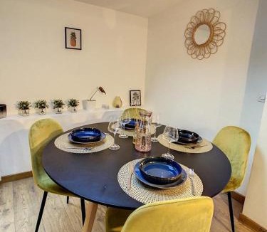 Chantilly Apartment | Charmant triplex centre-ville de Chantilly